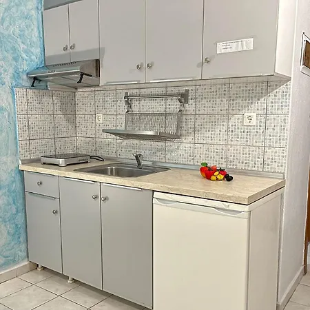 Hotel apartamentowy Leonidas Vrasná