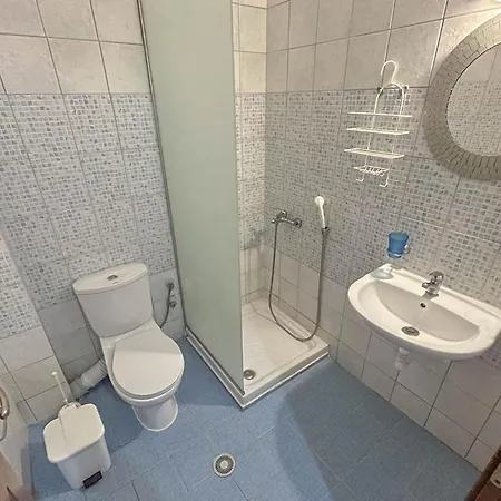 Leonidas Hotel apartamentowy *