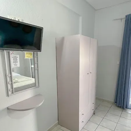 Leonidas Hotel apartamentowy Vrasná