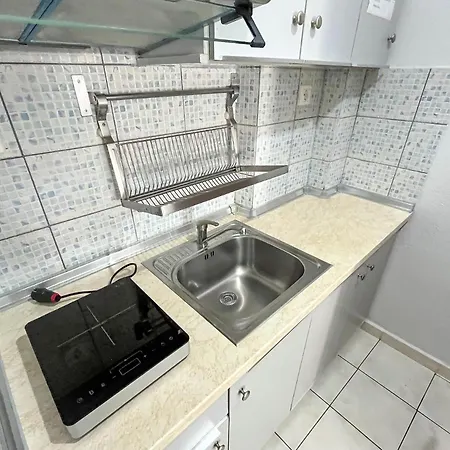 Hotel apartamentowy Leonidas Vrasná