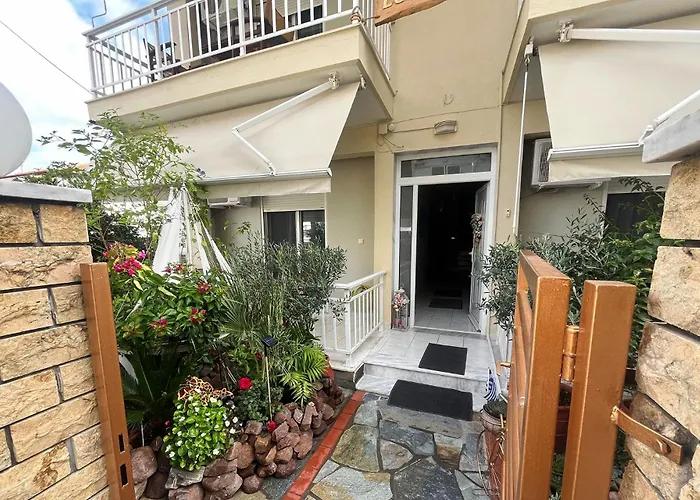 Leonidas Aparthotel Vrasná