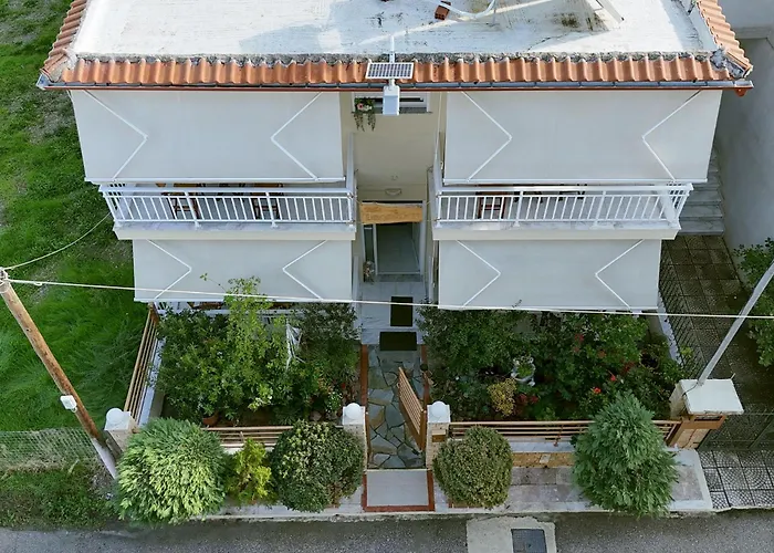 Aparthotel Leonidas *