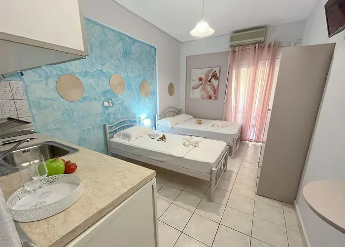 Leonidas Aparthotel *