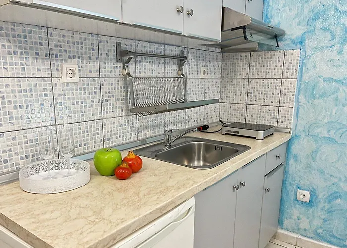 Leonidas Aparthotel *