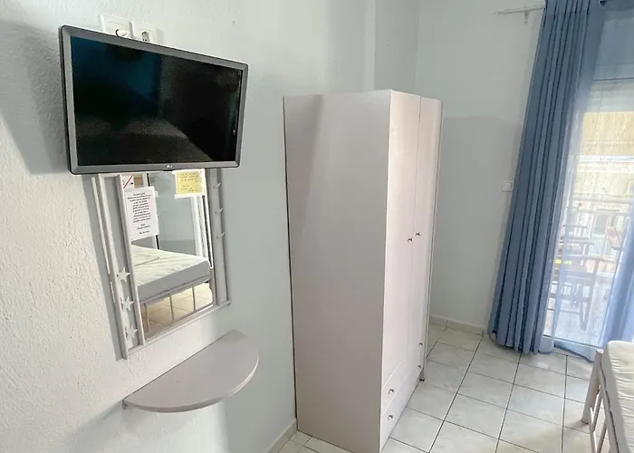 Aparthotel Leonidas *