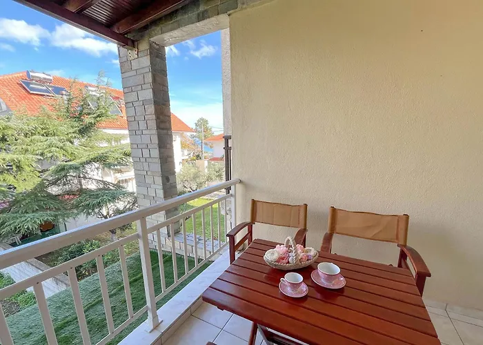 Aparthotel Leonidas *