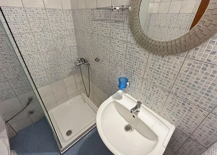 Aparthotel Leonidas Nea Vrasna