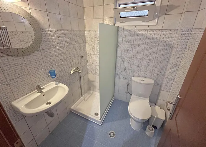 Leonidas Aparthotel