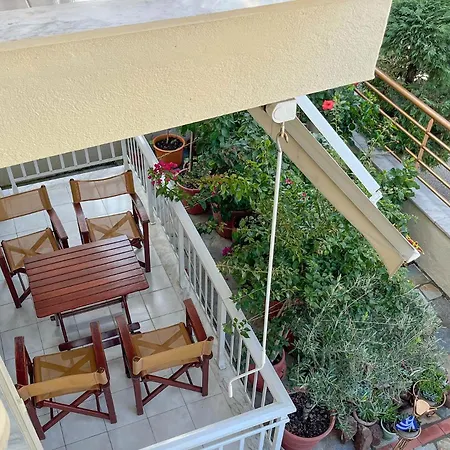 Ξενοδοχείο με διαμερίσματα Leonidas *