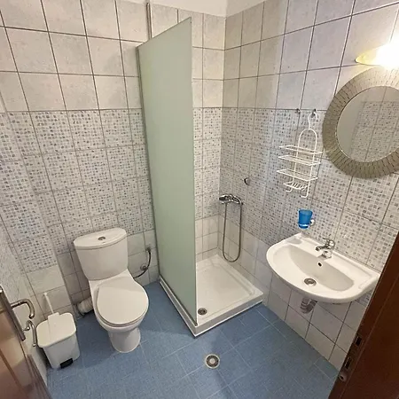 Leonidas Ξενοδοχείο με διαμερίσματα Βρασνά