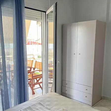 Leonidas Aparthotel